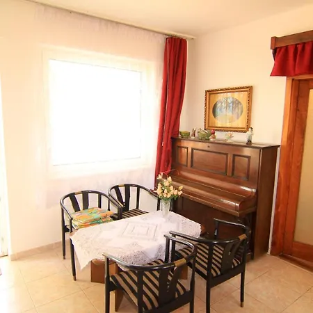 Margareta Apartmanhaz *